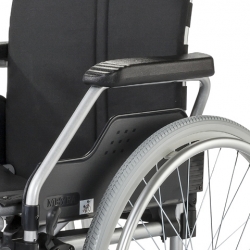 Standardní odlehčený invalidní vozík